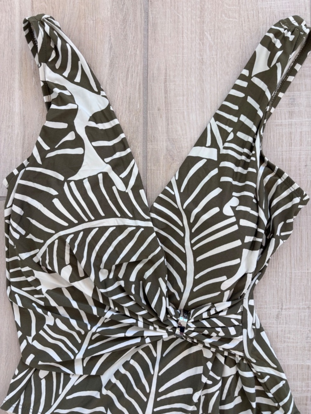 DKNY Tropical Palm Wrap One-Piece Swimsuit, size 8 - Picture 3 of 9
